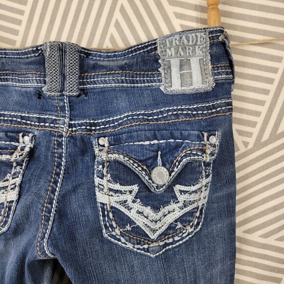 TRADEMARK H Dark Wash Jeans Embroidered Pockets Size 5/6 30" Slim Flare Women's - Picture 7 of 9